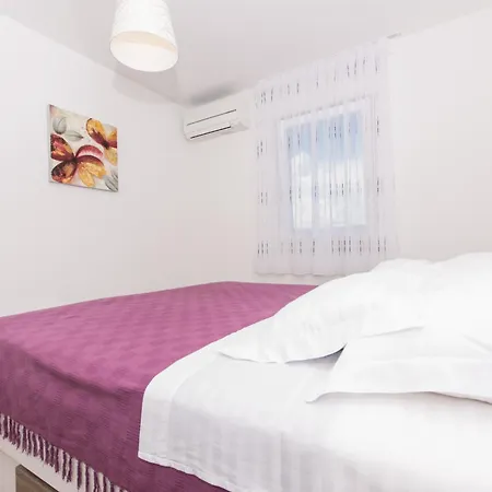 Piramida Apartment *