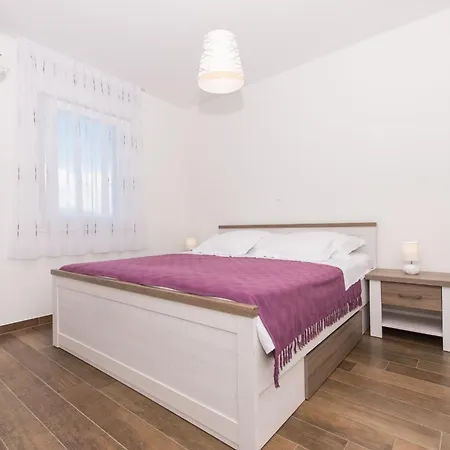 Apartment Piramida *