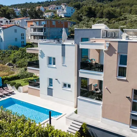 Apartment Piramida *