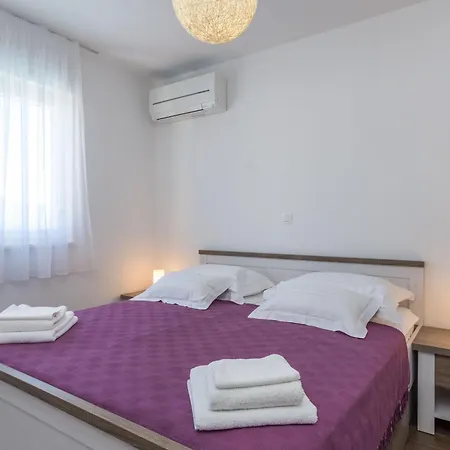 Apartment Piramida *