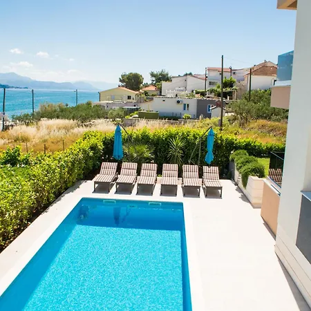 Piramida Apartman